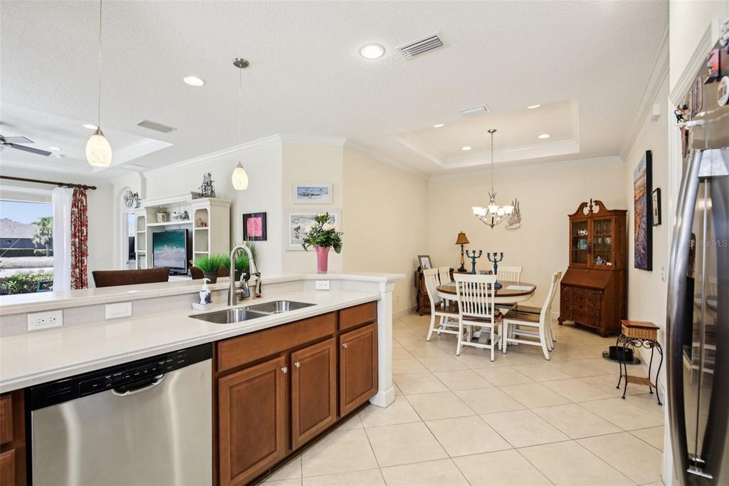 Image 13 of property listing at 293 CAPULET DRIVE, Venice, FL 34292
