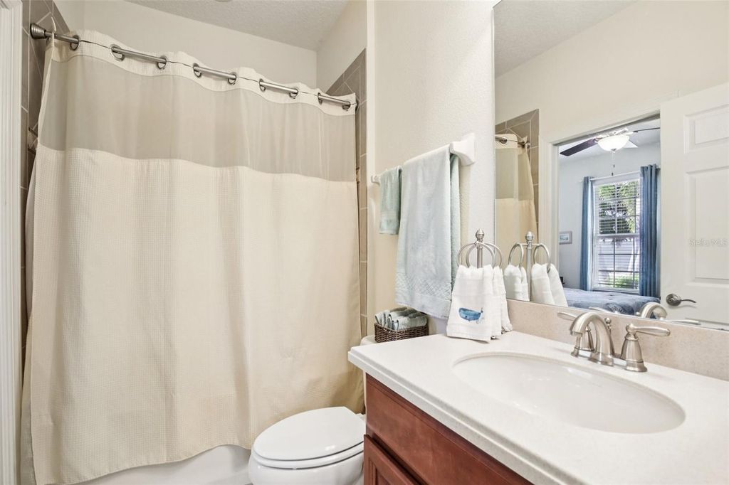 Image 24 of property listing at 293 CAPULET DRIVE, Venice, FL 34292