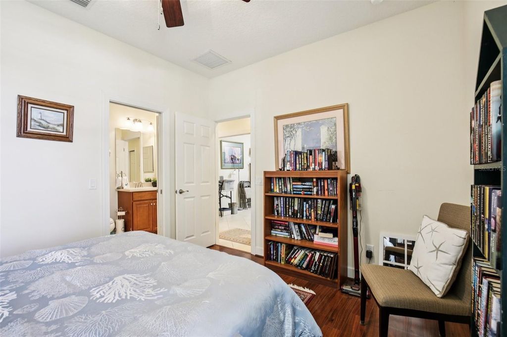 Image 26 of property listing at 293 CAPULET DRIVE, Venice, FL 34292