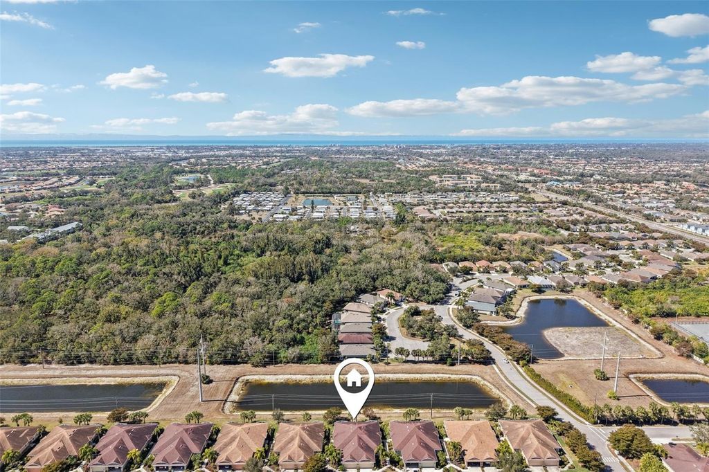 Image 42 of property listing at 293 CAPULET DRIVE, Venice, FL 34292