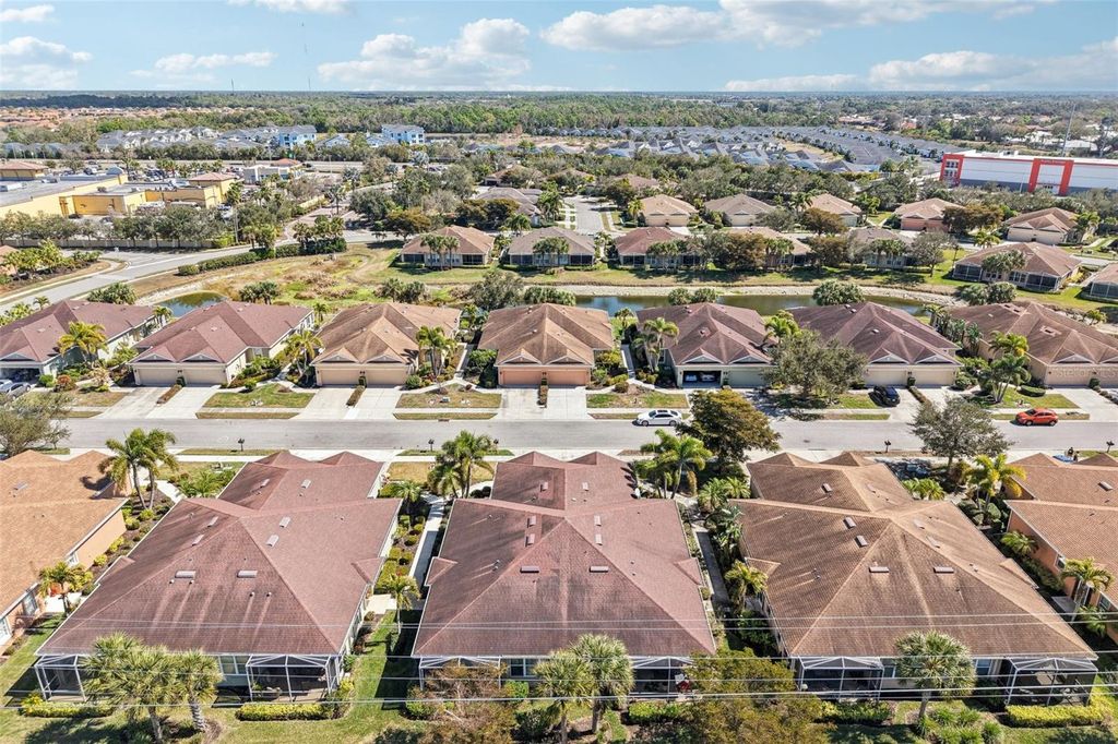 Image 43 of property listing at 293 CAPULET DRIVE, Venice, FL 34292