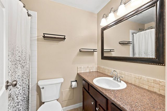 5950 Oakwood Drive 1C, Lisle, IL 60532