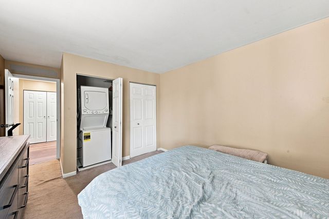 5950 Oakwood Drive 1C, Lisle, IL 60532