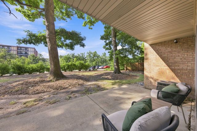 5950 Oakwood Drive 1C, Lisle, IL 60532