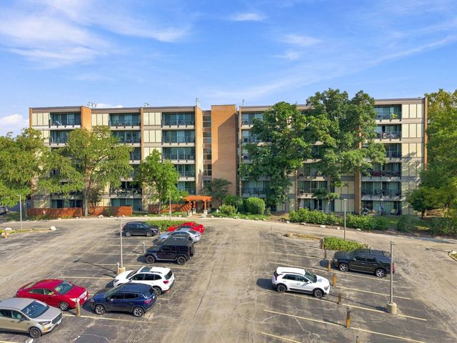 5950 Oakwood Drive 1C, Lisle, IL 60532