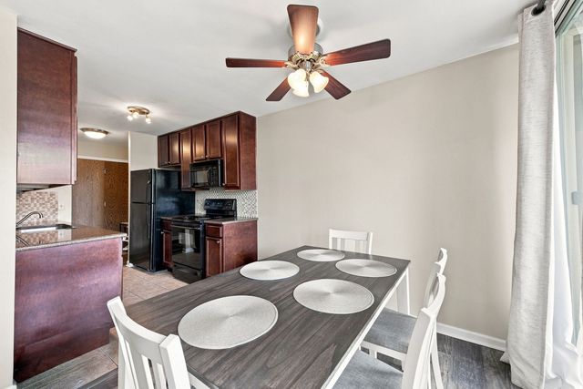 5950 Oakwood Drive 1C, Lisle, IL 60532