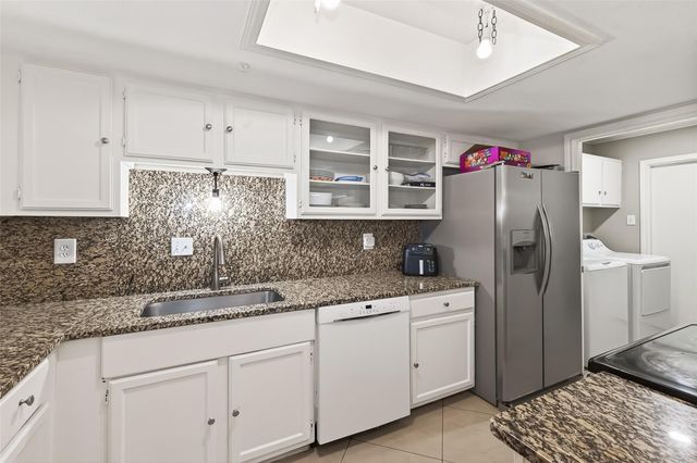 5930 Arncliffe Drive, Houston, TX 77088