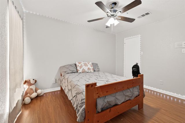 5930 Arncliffe Drive, Houston, TX 77088