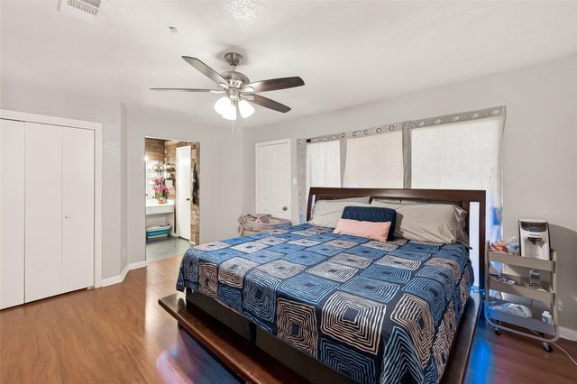 5930 Arncliffe Drive, Houston, TX 77088