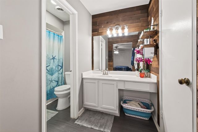 5930 Arncliffe Drive, Houston, TX 77088