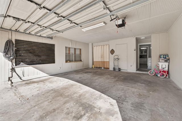 5930 Arncliffe Drive, Houston, TX 77088