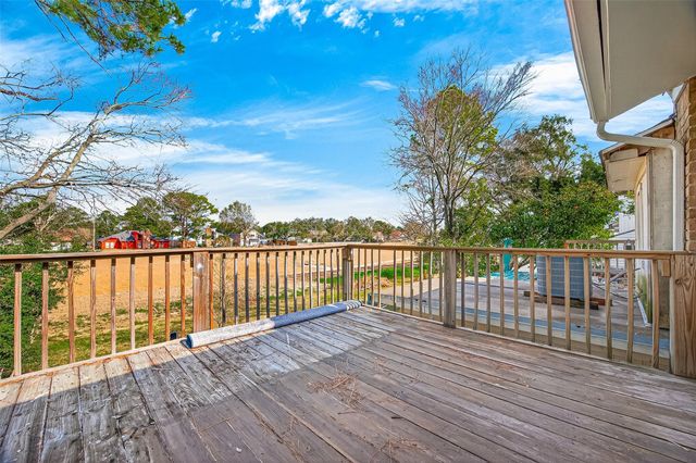 5930 Arncliffe Drive, Houston, TX 77088