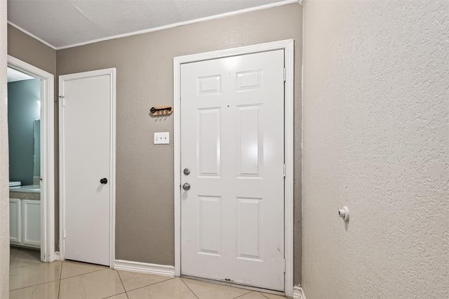 5930 Arncliffe Drive, Houston, TX 77088