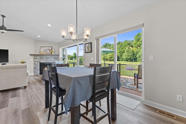 9154 Creekside CIRCLE, Pleasant Prairie, WI 53158