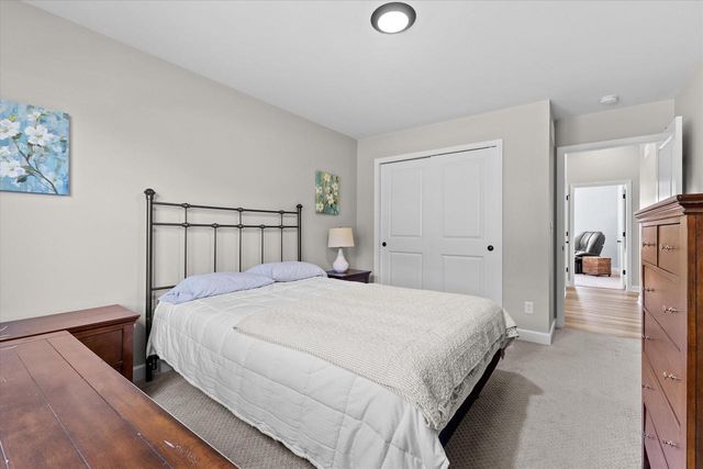 9154 Creekside CIRCLE, Pleasant Prairie, WI 53158