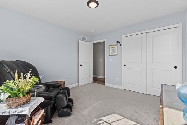 9154 Creekside CIRCLE, Pleasant Prairie, WI 53158