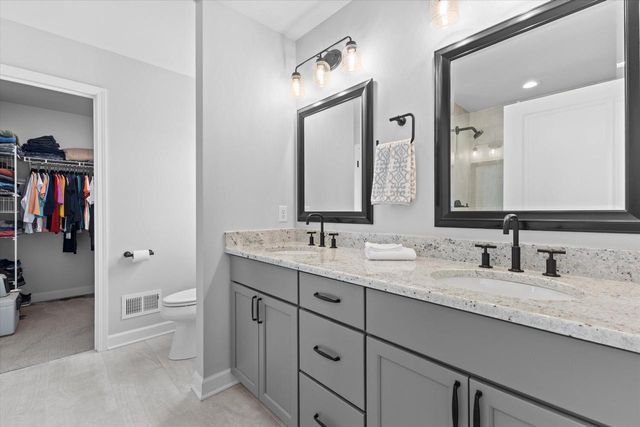 9154 Creekside CIRCLE, Pleasant Prairie, WI 53158