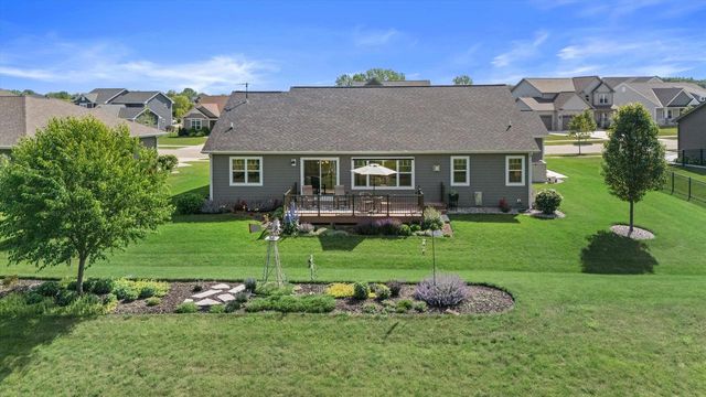 9154 Creekside CIRCLE, Pleasant Prairie, WI 53158