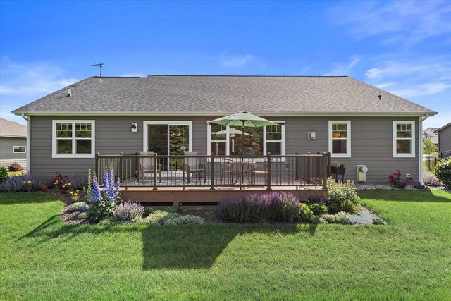 9154 Creekside CIRCLE, Pleasant Prairie, WI 53158