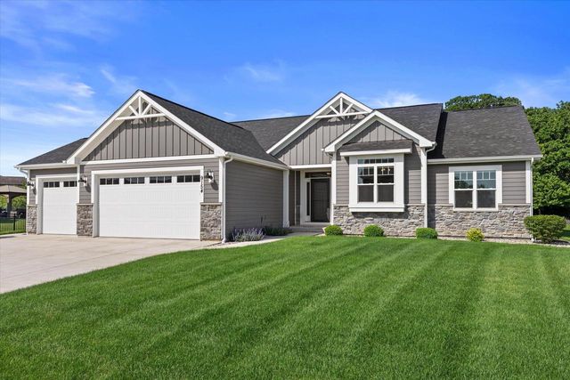 9154 Creekside CIRCLE, Pleasant Prairie, WI 53158