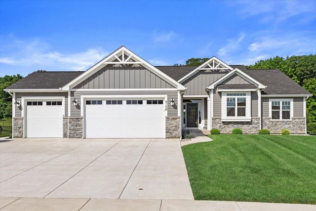 9154 Creekside CIRCLE, Pleasant Prairie, WI 53158