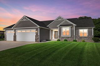 9154 Creekside CIRCLE, Pleasant Prairie, WI 53158