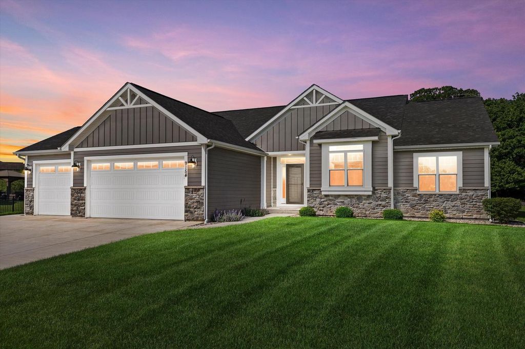 9154 Creekside CIRCLE, Pleasant Prairie, WI 53158