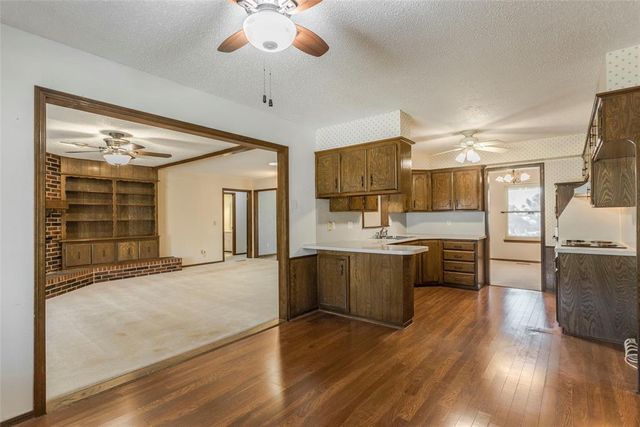 2008 Bella Vista Drive, Edmond, OK 73013