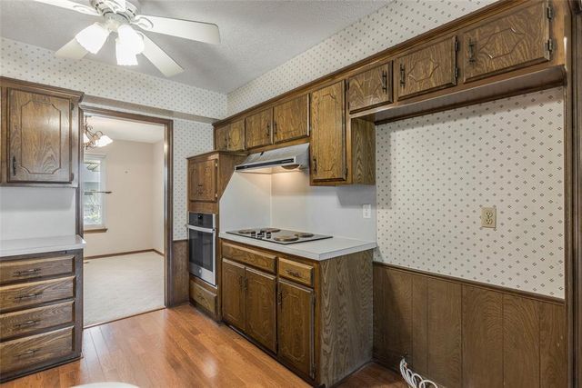 2008 Bella Vista Drive, Edmond, OK 73013