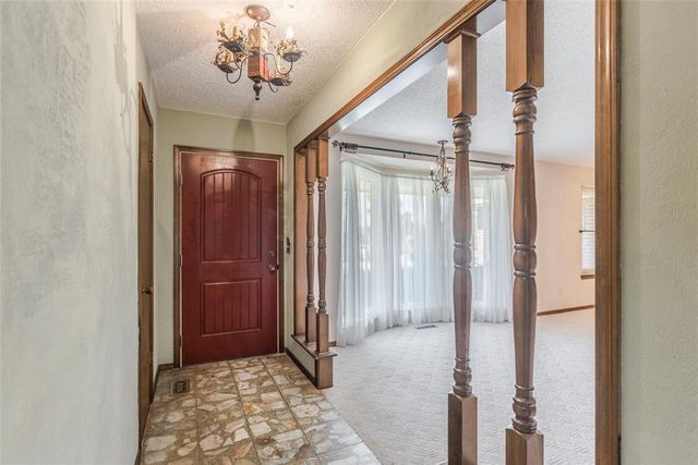 2008 Bella Vista Drive, Edmond, OK 73013