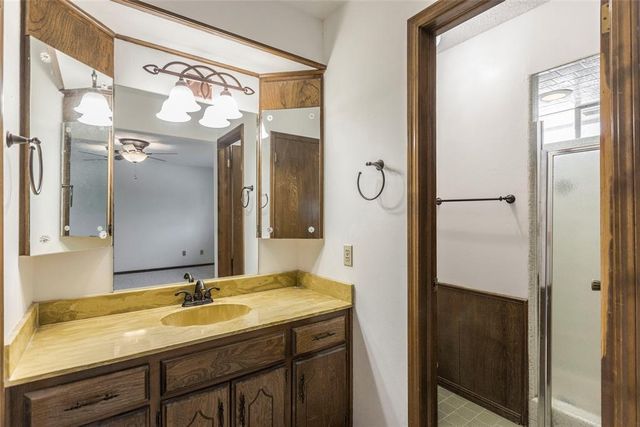 2008 Bella Vista Drive, Edmond, OK 73013