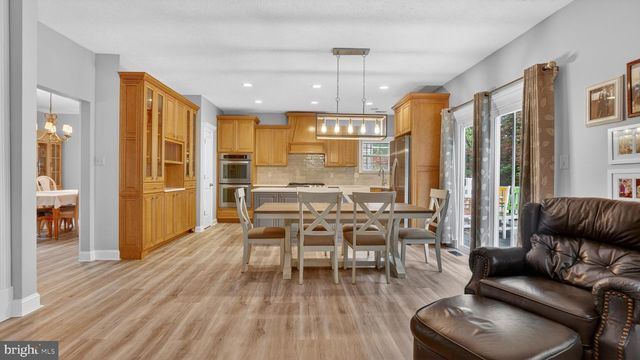 2441 KEMPER RD, Crofton, MD 21114