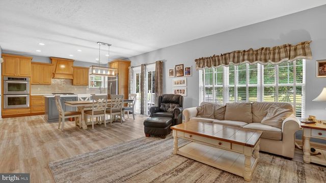 2441 KEMPER RD, Crofton, MD 21114