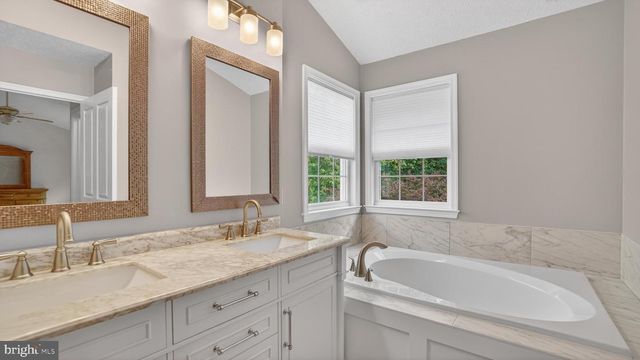 2441 KEMPER RD, Crofton, MD 21114