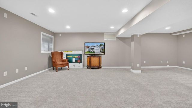 2441 KEMPER RD, Crofton, MD 21114