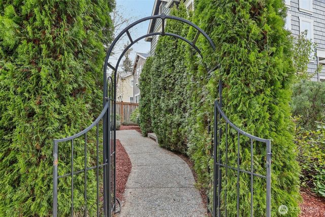 18200 NE 110th Street, Redmond, WA 98052