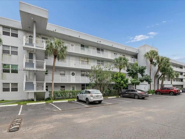 117 Royal Park Drive 3F, Oakland Park, FL 33309
