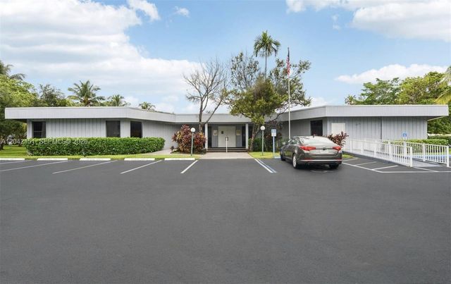 117 Royal Park Drive 3F, Oakland Park, FL 33309