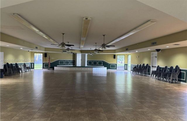 117 Royal Park Drive 3F, Oakland Park, FL 33309