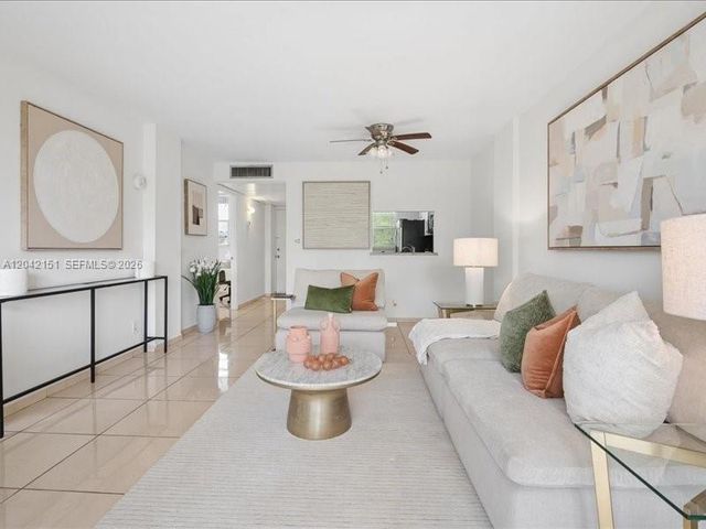 117 Royal Park Drive 3F, Oakland Park, FL 33309