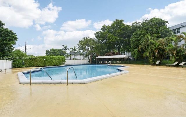 117 Royal Park Drive 3F, Oakland Park, FL 33309