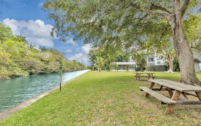 117 Royal Park Drive 3F, Oakland Park, FL 33309