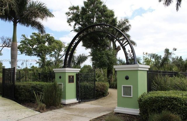 117 Royal Park Drive 3F, Oakland Park, FL 33309