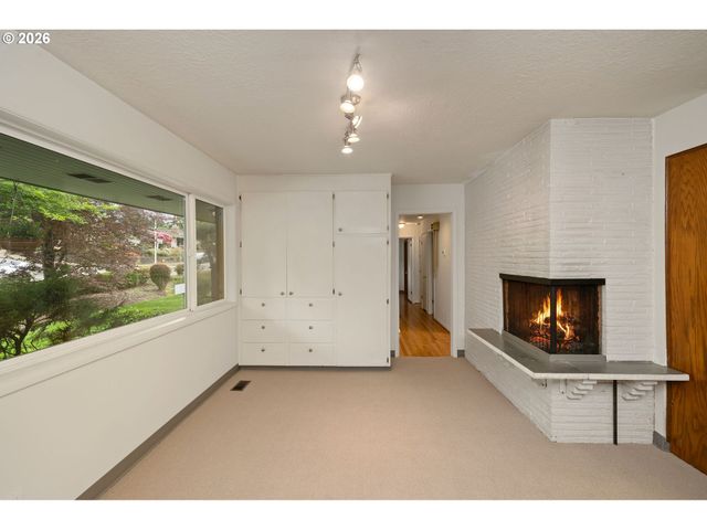 12115 Ne FREMONT St, Portland, OR 97220