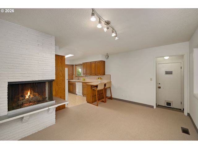 12115 Ne FREMONT St, Portland, OR 97220
