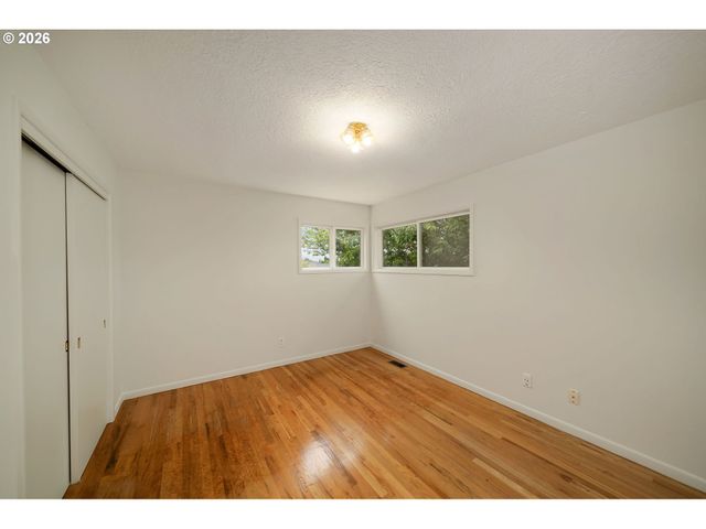 12115 Ne FREMONT St, Portland, OR 97220