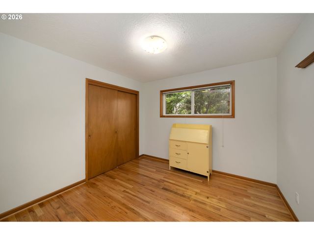 12115 Ne FREMONT St, Portland, OR 97220