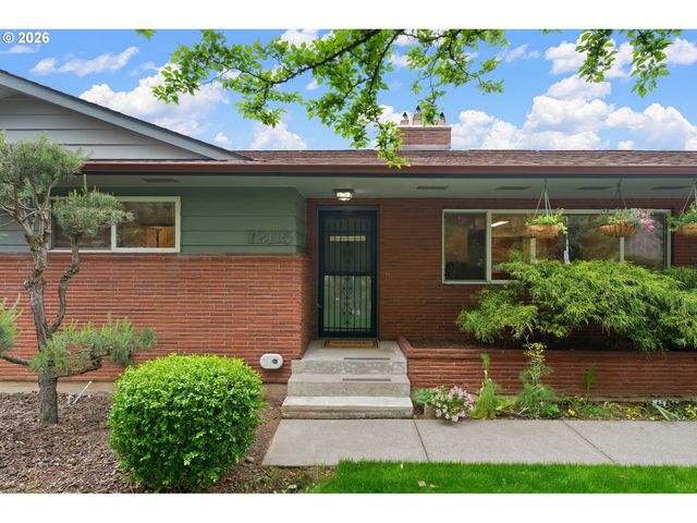 12115 Ne FREMONT St, Portland, OR 97220
