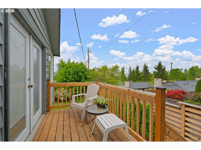 12115 Ne FREMONT St, Portland, OR 97220
