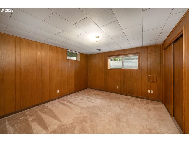 12115 Ne FREMONT St, Portland, OR 97220